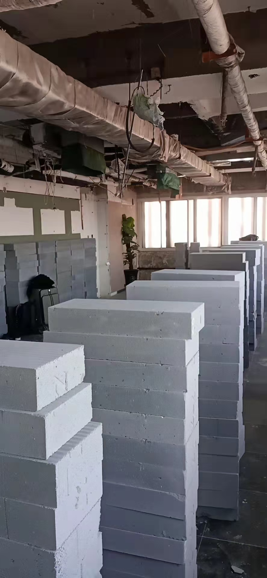 加气砖隔墙施工场景